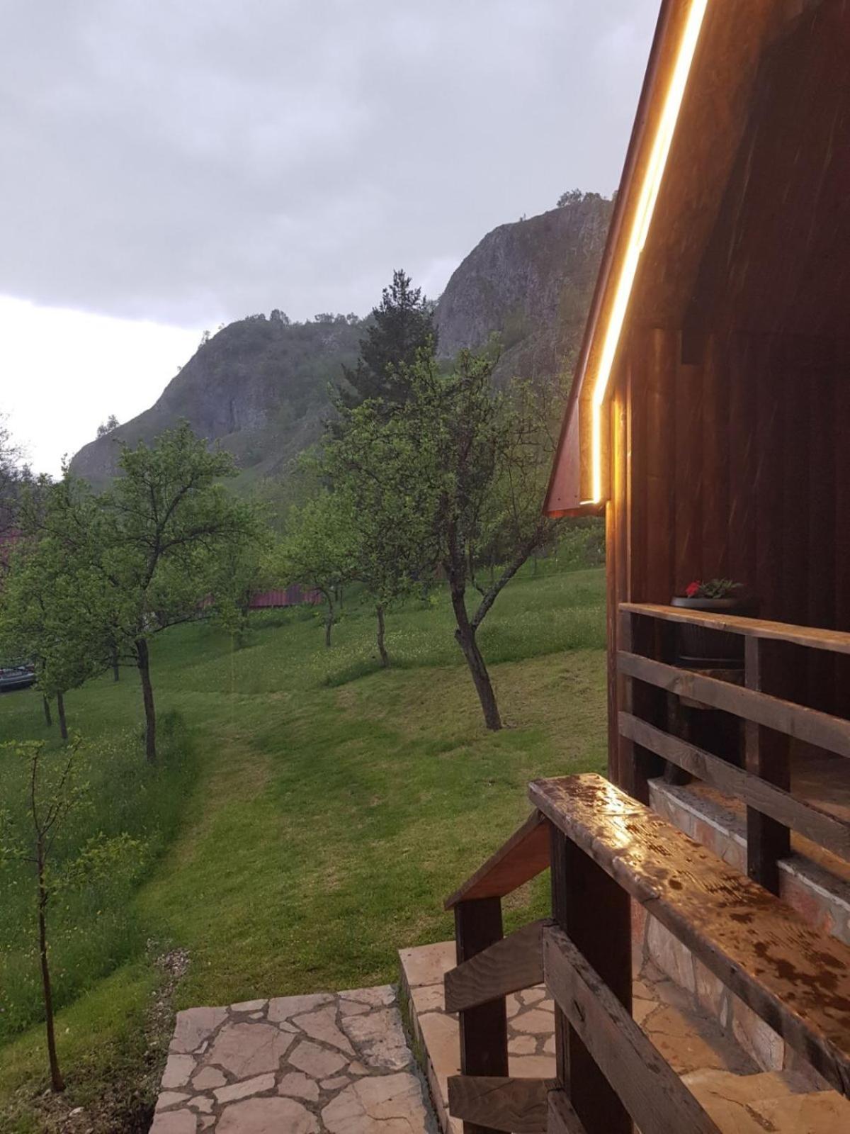 Hotel Detached House Milivoje Poscenje Zewnętrze zdjęcie